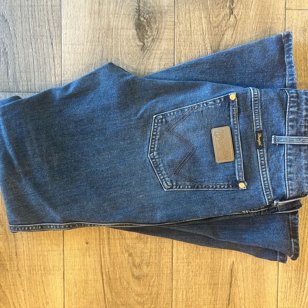 Wrangler Bell Bottom Lainey Wilson